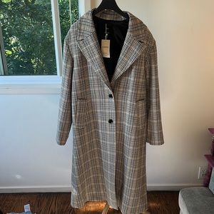 Beautiful Italian wool houndstooth coat from Mango